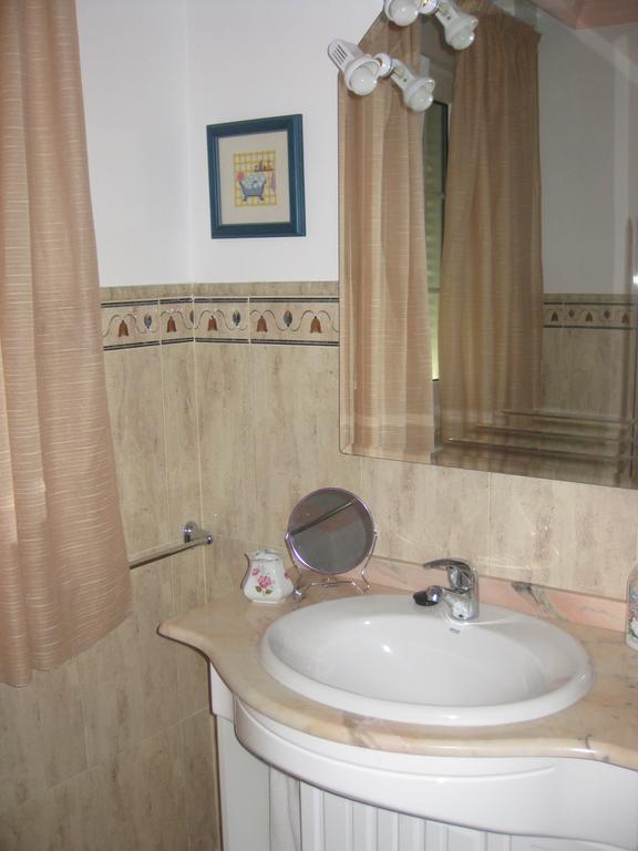 Villa Remedios Cuevas del Becerro Номер фото